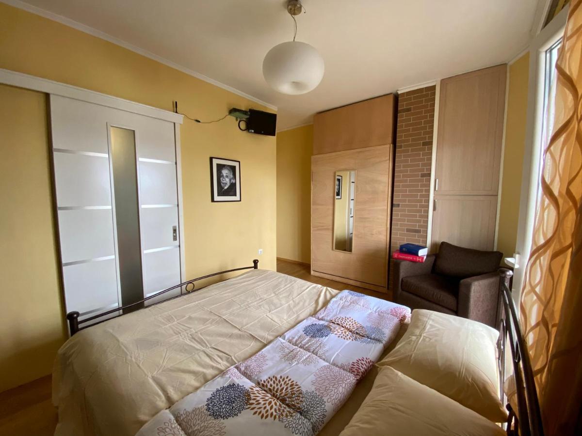Einstein'S Apartment Афины Экстерьер фото